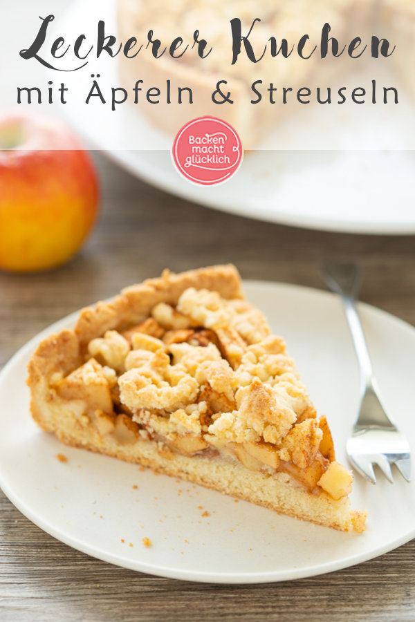 Apfel-Streuselkuchen geht einfach immer: zum Kaffee und zur Party, fürs Gartenfest und den Kindergarten. Jeder, der buttrige Streusel und saftige Äpfel mag, wird den Apfelkuchen mit Streuseln lieben! Und mit meinem einfachen Rezept für Apfelkuchen mit Streuseln gelingt er auch euch ganz bestimmt.