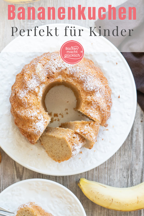 Dieses Bananenkuchen-Grundrezept ist kinderleicht und lässt sich gut abwandeln. Der einfache Bananenkuchen ist ein absoluter Kuchenklassiker. Zurecht, denn der Bananenkuchen schmeckt einfach immer!