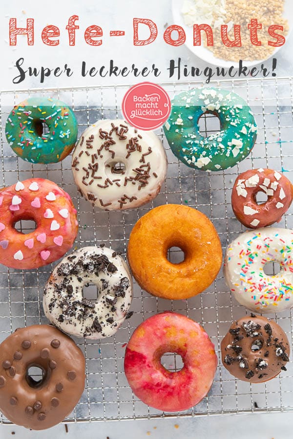 Donuts, die bekannten amerikanischen Hefeteig-Kringel, sind nicht nur super lecker, sondern auch ein echter Hingucker. Mit unserem Rezept könnt ihr Doughnuts ohne Donut Maker und Co selber machen! Genau der richtige Snack für Fasching, Karneval, Partys und Geburtstage 