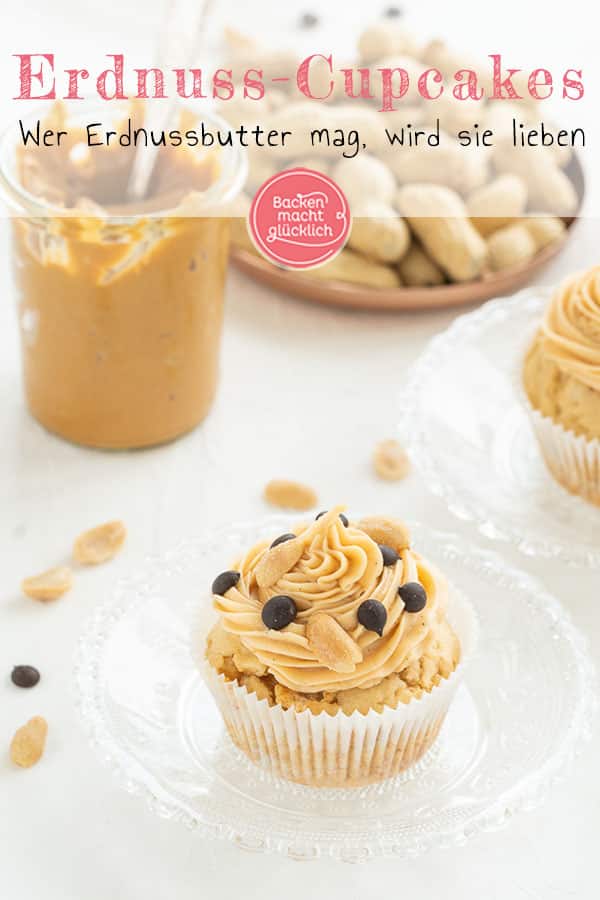 Wer Erdnussbutter mag, wird diese köstlichen Peanut Butter Cupcakes lieben. Das Beste an den Erdnussbutter-Cupcakes ist das herrlich-cremige Erdnussbutter-Frosting!