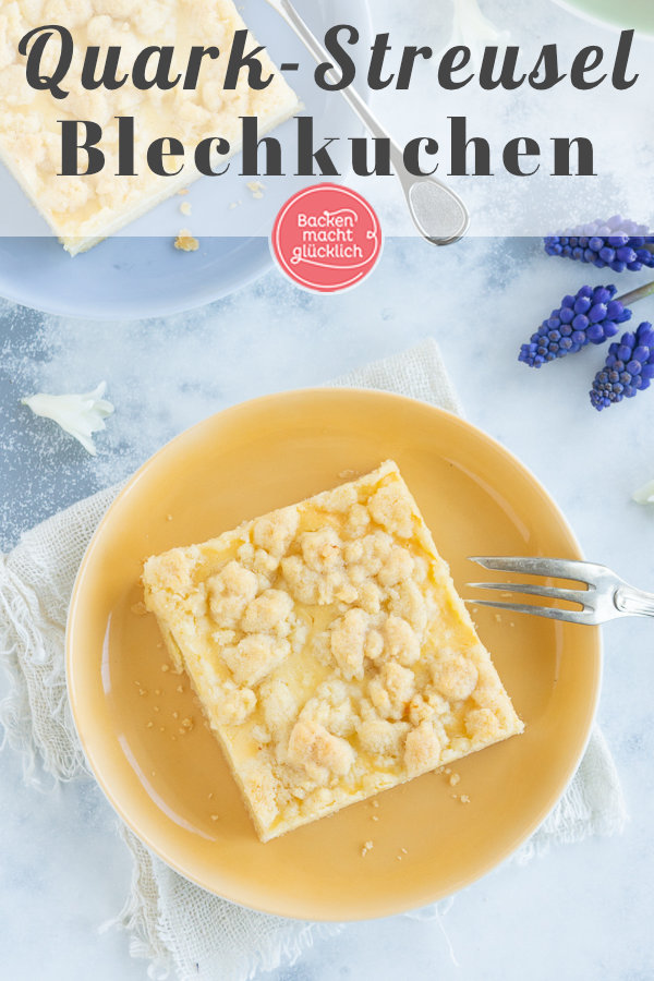 Ein einfacher, schneller Käse-Streusel-Kuchen vom Blech, der Groß und Klein schmeckt. Die Kombination aus saftigem Quarkkuchen und knusprigen Streuseln ist verführerisch gut!