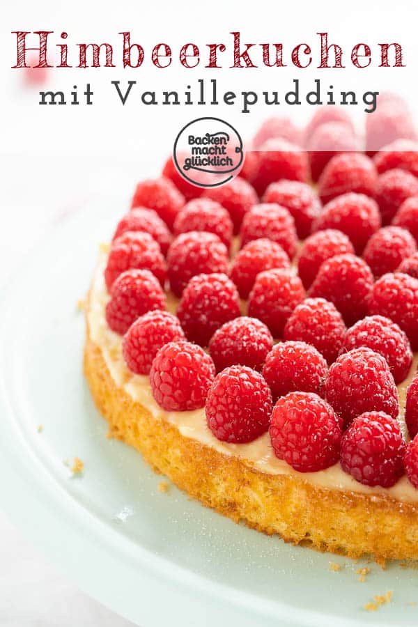 Wie wäre es mal mit einem köstlichen Himbeer-Pudding-Kuchen? Dieses super einfache Rezept für Himbeerkuchen mit Biskuit und leckerem Vanillepudding kommt wirklich bei jedem gut an!  #himbeerkuchen #himbeeren #kuchen #einfach #himbeerkuchenmitpudding #backenmachtglücklich