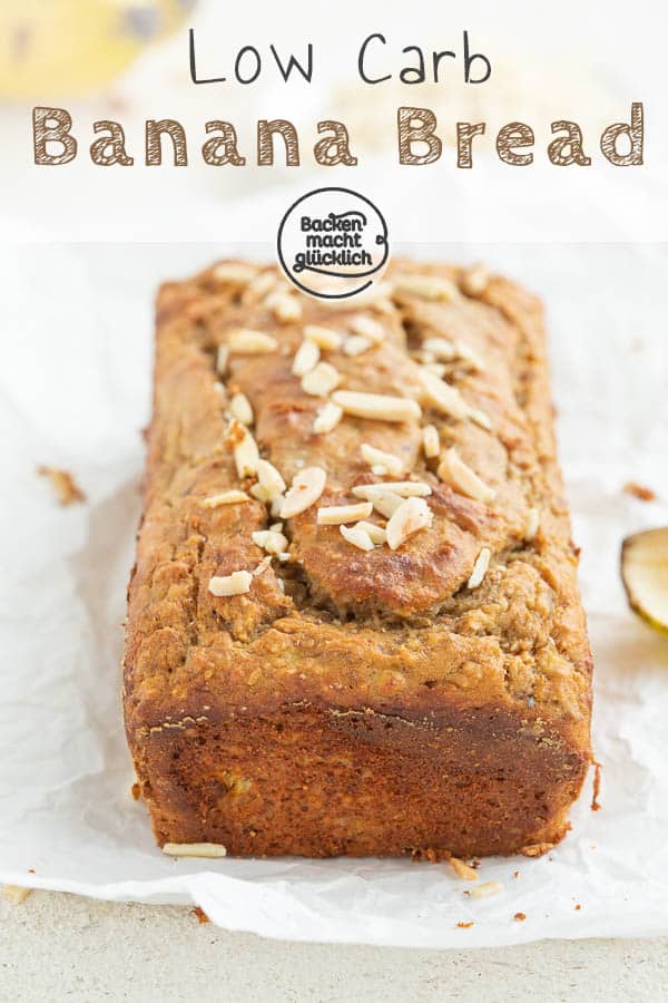 Dieses leckere Low Carb Banana Bread kommt ganz ohne Butter, Zucker und Mehl aus. Dafür schmeckt es aber genauso saftig und aromatisch wie das Original. Das gesunde Banana Bread ist eine klare Empfehlung! #bananbread #bananenbrot #lowcarb #banenkuchen #bananenbrotgesund #backenmachtglücklich