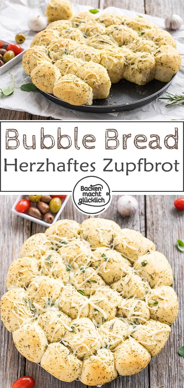 Herzhaftes Zupfbrot mit Kräuterbutter: Dieses einfache Pull Apart Brot ist die perfekte Beilage zum Grillen, aber auch ein leckeres Partybrot. Ein pikantes Bubble Bread, das süchtig macht! #backenmachtglücklich #zupfbrot #grillen #pullapartbrot #brot