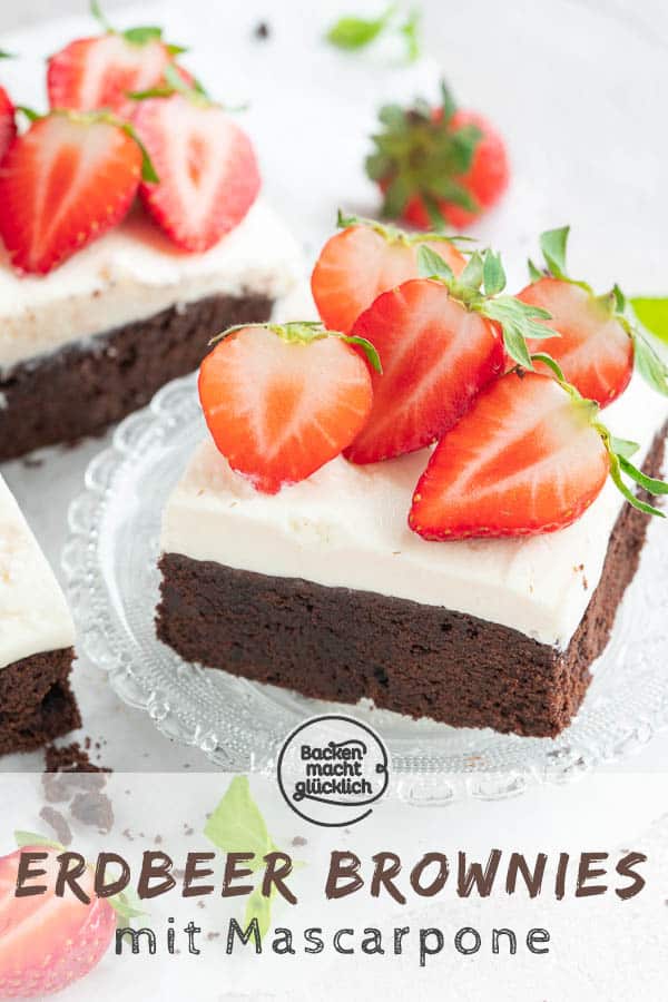 Diese köstlichen Erdbeer-Mascarpone-Brownies sehen nicht nur absolut verführerisch aus, sondern schmecken auch so. Die Brownies mit Erdbeeren sind nämlich schokoladig, cremig und fruchtig zugleich – die perfekte Kombination für den Sommer! #brownies #sommer #erdbeeren #erdbeerkuchen #schoko #backenmachtglücklich