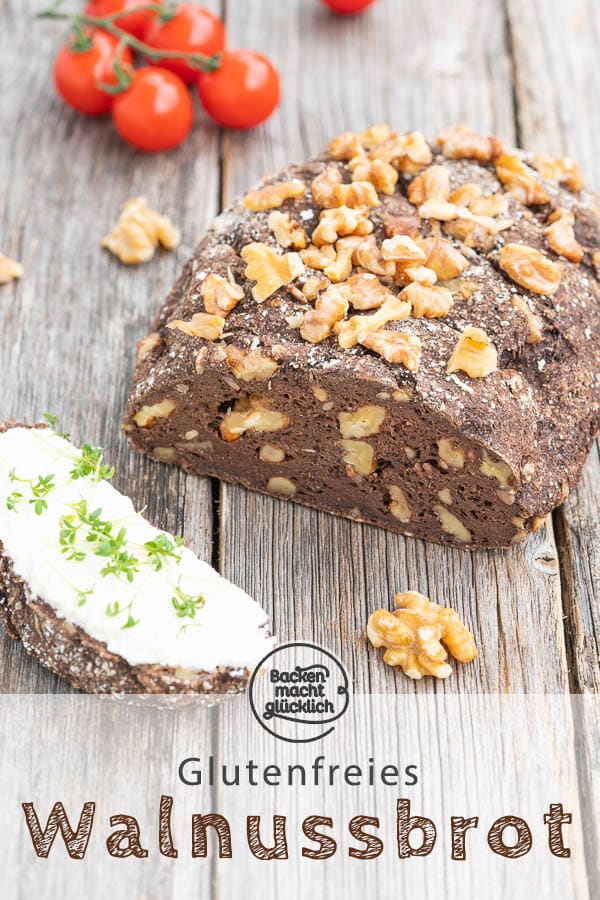 Dieses köstliche Low Carb Walnussbrot ist eine tolle Brotalternative, die kaum Kohlenhydrate enthält. Außerdem ist das leckere Brot mit Walnussmehl komplett glutenfrei! #walnussbrot #brotbacken #lowcarb #glutenfrei #backenmachtglücklich