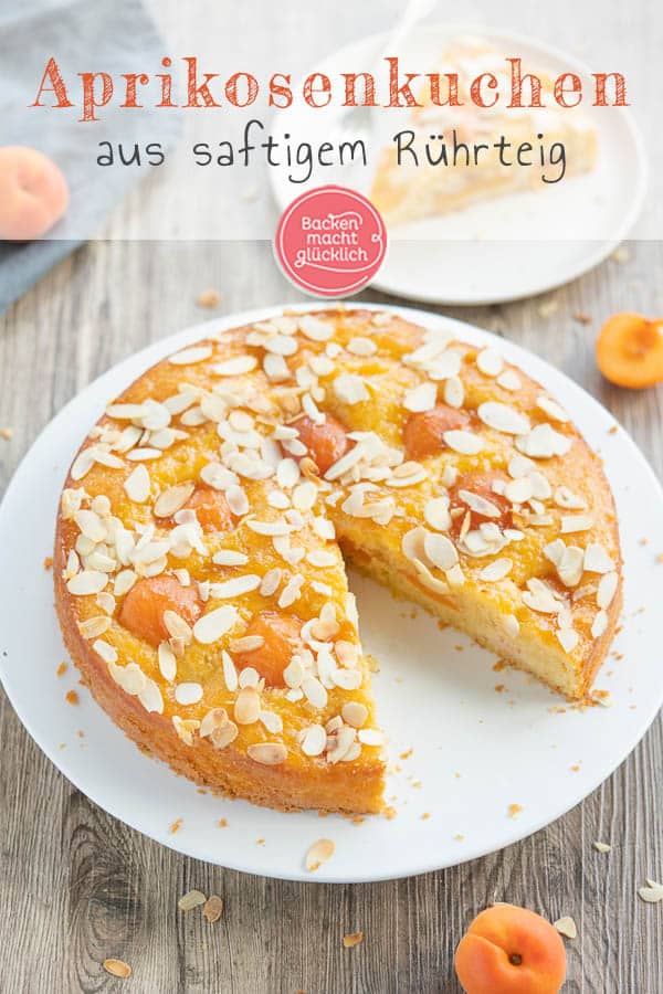 Ein super einfacher Aprikosenkuchen mit Mandeln aus saftigem Rührteig. Der köstliche Obstkuchen mit Aprikosen ist einer von Omas berühmten Klassikern, die immer gut ankommen! #aprikosenkuchen #aprikosen #sommer #mandel #obstkuchen #backenmachtglücklich