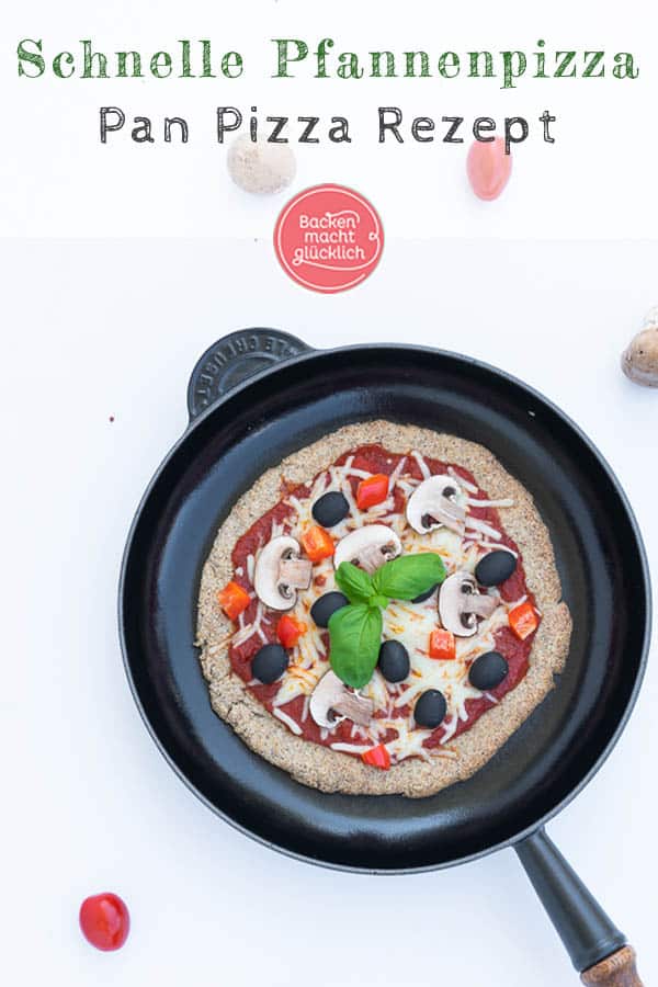Mit diesem genialen Rezept für Pan Pizza ohne Hefe liegt ihr immer richtig: Ganz nach amerikanischem Vorbild hat diese Pizza aus der Pfanne einen super knusprigen Boden, aber ist in der Mitte total fluffig. Eine schnelle und einfach Alternative zu normaler Pizza! #panpizza #pizza #pfannenpizza #pikant #backenmachtglücklich