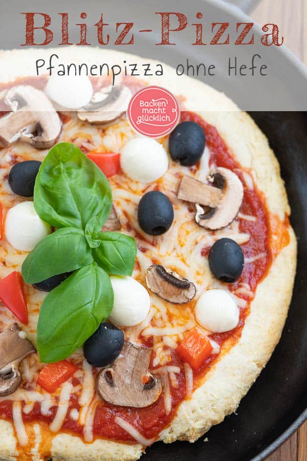 Mit diesem genialen Rezept für Pan Pizza ohne Hefe liegt ihr immer richtig: Ganz nach amerikanischem Vorbild hat diese Pizza aus der Pfanne einen super knusprigen Boden, aber ist in der Mitte total fluffig. Eine schnelle und einfach Alternative zu normaler Pizza! #panpizza #pizza #pfannenpizza #pikant #backenmachtglücklich