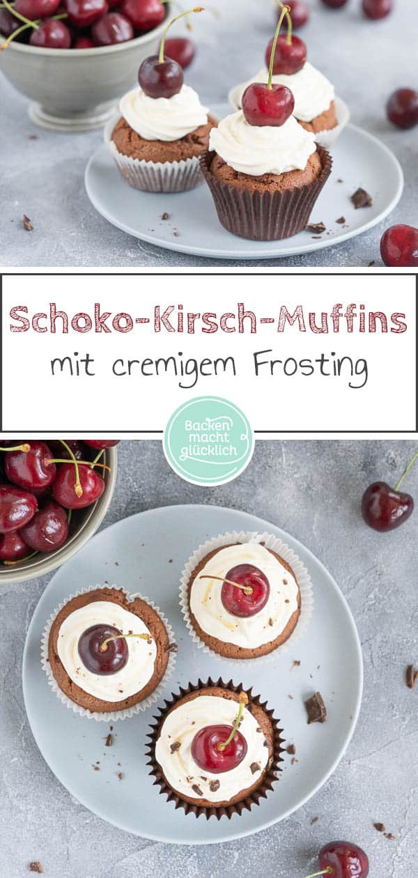 Diese leckeren Schoko-Kirsch-Cupcakes versüßen euch die Sommertage: Die Kombination aus saftigen Kirschen, fluffigem Schokomuffin und leichtem Frischkäse-Frosting ist der Hit! Das Rezept für die köstlichen Schwarzwälder-Kirsch-Cupcakes ist super einfach. #cupcakes #muffins #schoko #kirschcupcakes #schwarzwälderkirsch #backenmitkirschen #backenmachtglücklich