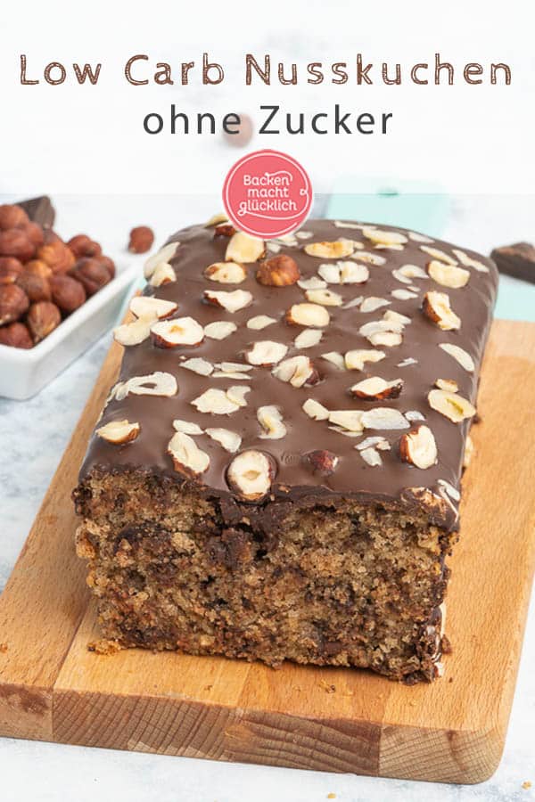 Dieser Low Carb Schokokuchen mit Nüssen ist nicht nur zuckerfrei, sondern auch unheimlich lecker! Mit dem super saftigen Teig ist der Schoko-Nuss-Kuchen ohne Zucker ein Genuss für die ganze Familie. #lowcarb #zuckerfrei #schokokuchen #nusskuchen #zuckerfreibacken 