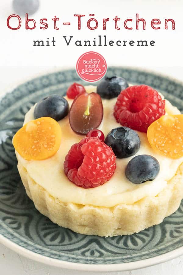 Diese Tartelettes mit Obst und Vanillecreme sind das perfekte Dessert für den Sommer. Die kleinen Obst-Törtchen sind super einfach und schnell gebacken. #tartelette #törtchen #tarte #obstkuchen #backenmachtglücklich