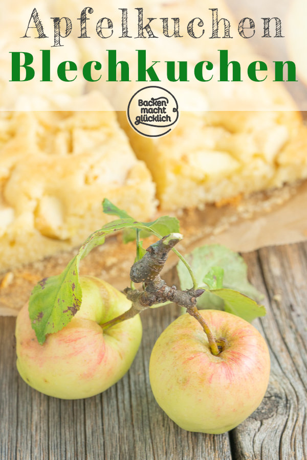 Super saftig und fluffig: Omas versunkener Apfelkuchen ist ein echter Klassiker. Der einfache Apfel-Blechkuchen schmeckt nicht nur im Herbst! #apfelkuchen #klassiker herbst #äpfel #backenmachtglücklich