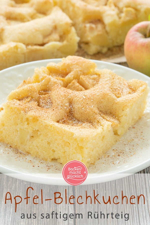 Super saftig und fluffig: Omas versunkener Apfelkuchen ist ein echter Klassiker. Der einfache Apfel-Blechkuchen schmeckt nicht nur im Herbst! #apfelkuchen #klassiker herbst #äpfel #backenmachtglücklich