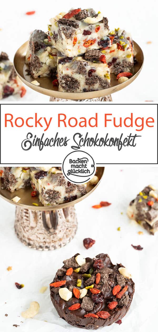 Rocky Road Fudge: Diese Toffee-Happen aus weißer Schokolade, dunklen Knusperwaffeln, Nüssen, Kernen und Trockenfrüchten sind eine köstliche Nascherei (nicht nur) im Winter!