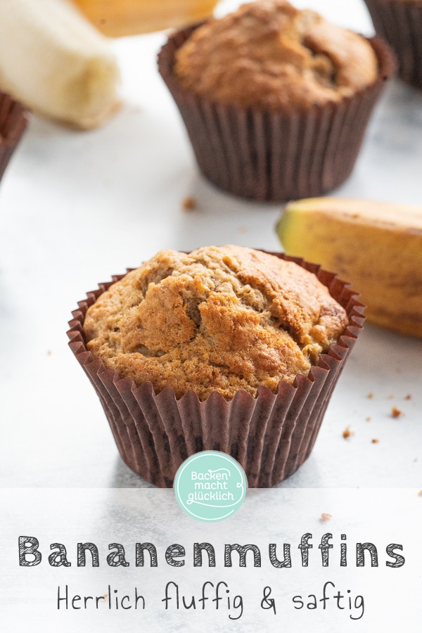 Ein echter Klassiker: Diese Bananen-Muffins schmecken der ganzen Familie! Und weil sie sich gut einfrieren lassen, könnt ihr immer etwas auf Vorrat backen. Einfach das beste Rezept für schnelle Bananenmuffins!