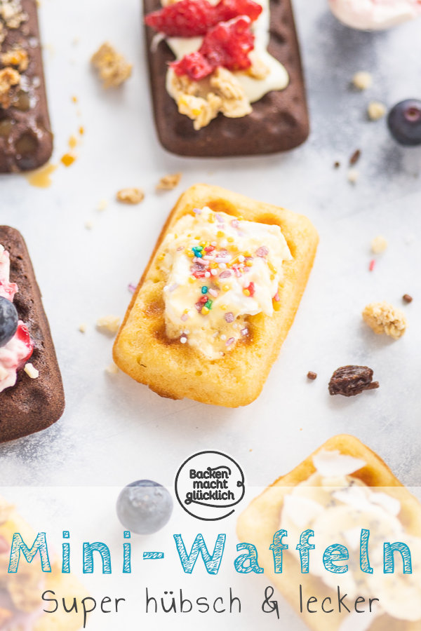 Köstliche Mini-Waffeln aus dem Ofen sind der absolute Hit! Die kleinen Waffeln ohne Hefe sind ganz schnell gebacken und lassen sich wunderbar vielfältig dekorieren.