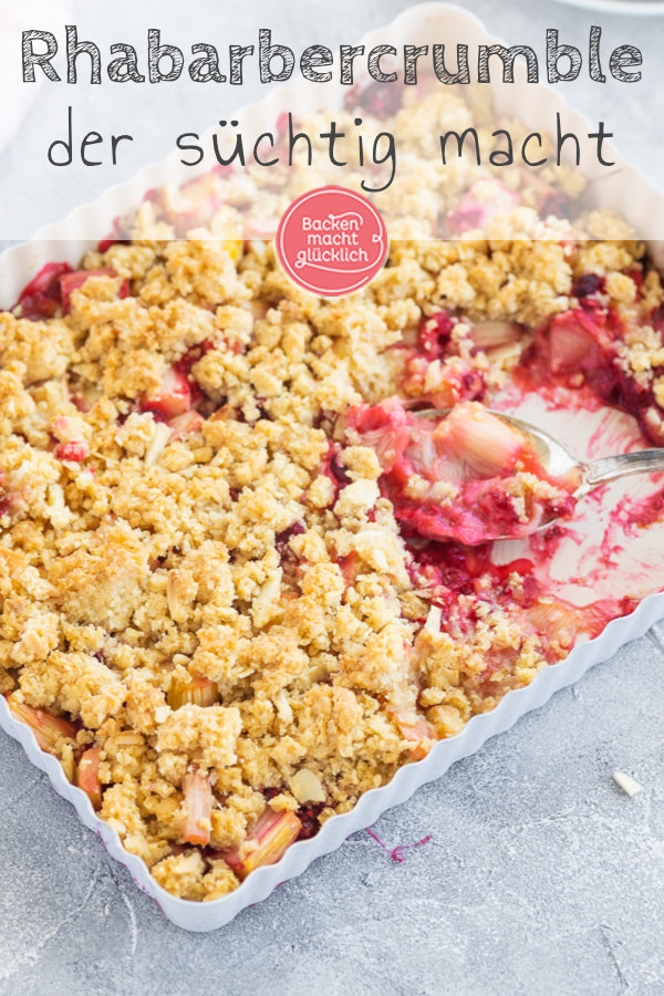 Dieser Crumble mit Rhabarber und Haferflocken sorgt für Frühlingsgefühle! Das Rhabarber-Dessert ist herrlich süß und säuerlich, fruchtig und knusprig zugleich!