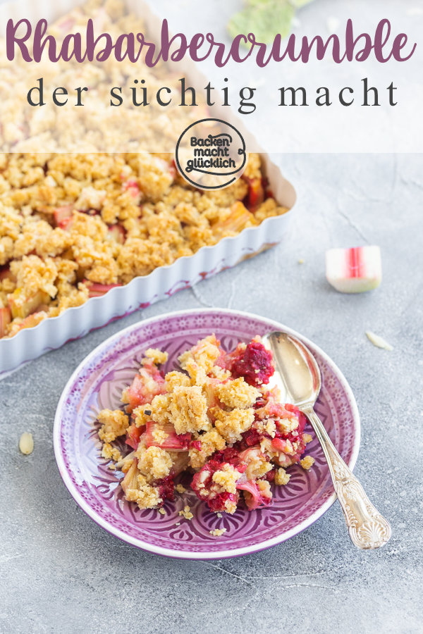 Dieser Crumble mit Rhabarber und Haferflocken sorgt für Frühlingsgefühle! Das Rhabarber-Dessert ist herrlich süß und säuerlich, fruchtig und knusprig zugleich!