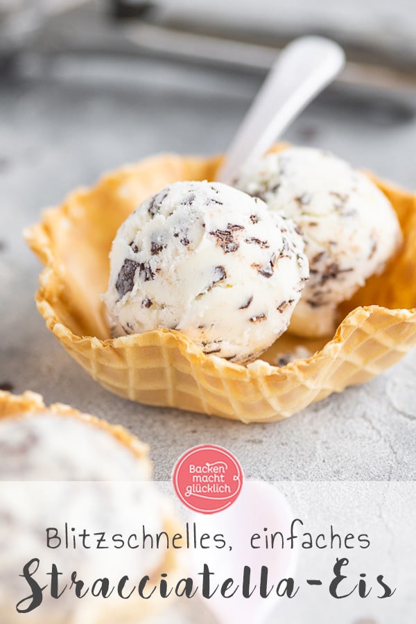 Ich liebe Stracciatella-Eis! Mit diesem einfachen Rezept könnt ihr leckere Stracciatella-Eiscreme ganz einfach Zuhause selber machen. Schmeckt wie aus der Eisdiele!