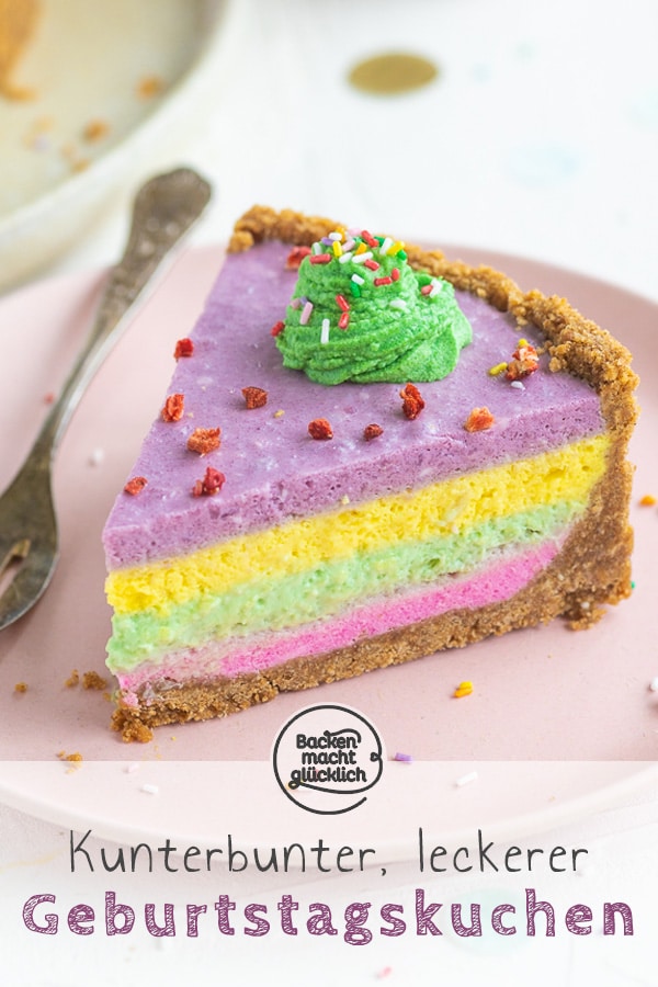Bunter Käsekuchen: Mit diesem bunten Cheesecake ohne Backen macht ihr nicht nur Kinder happy! Der Regenbogen-Käsekuchen ohne Lebensmittelfarbe kommt immer gut an