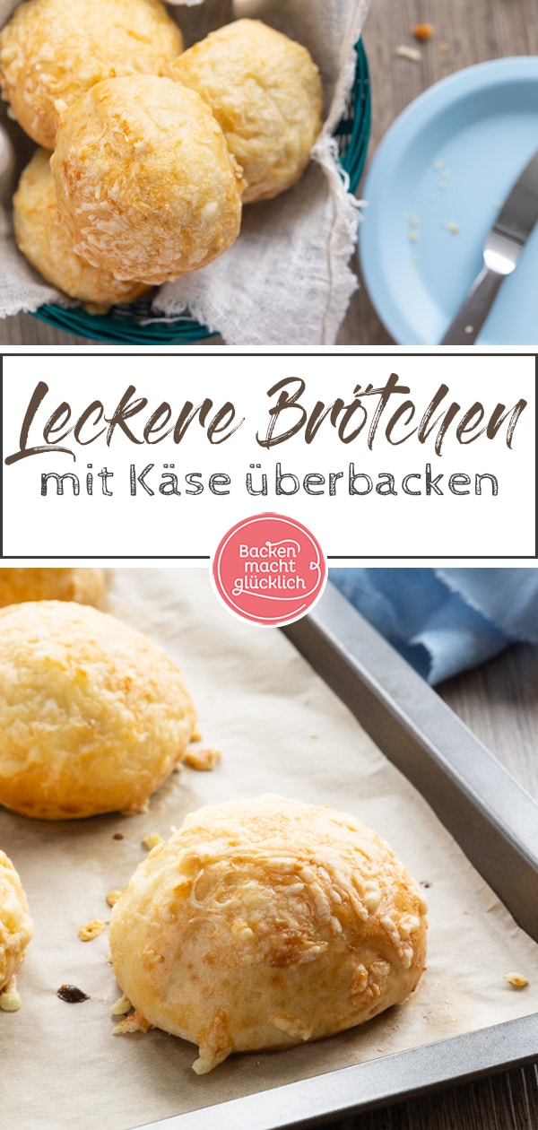 Diese mit Käse überbackenen Brötchen werden herrlich weich und fluffig. Die Käse-Brötchen sind besser als vom Bäcker!