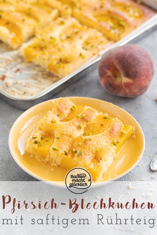 Blitzschnelles Rezept für Rührkuchen mit Pfirsichen, der garantiert gut ankommt! Der saftige Pfirsich-Blechkuchen ist ein echter Klassiker aus Omas Backstube.