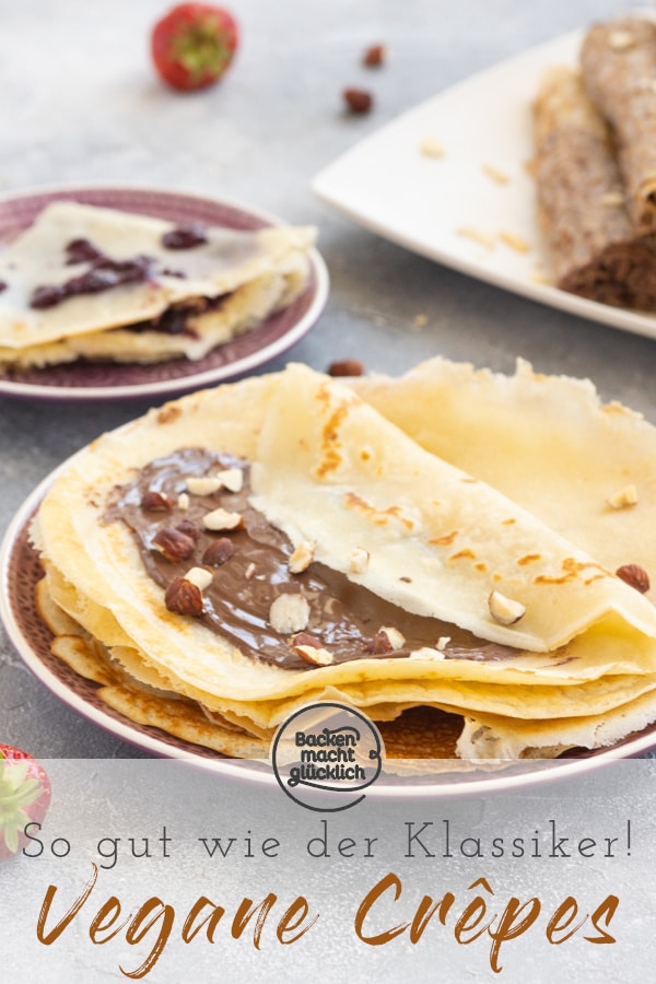 Geniale Crêpes ohne Eier, Milch und Butter. Einfaches Rezept für vegane Pfannkuchen nur mit Standard-Zutaten und so lecker wie der Klassiker.