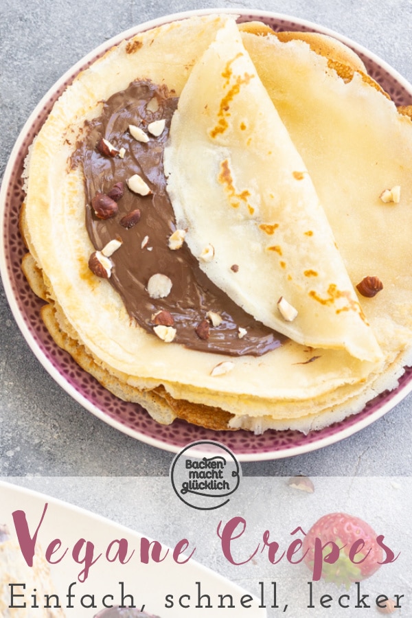 Geniale Crêpes ohne Eier, Milch und Butter. Einfaches Rezept für vegane Pfannkuchen nur mit Standard-Zutaten und so lecker wie der Klassiker.