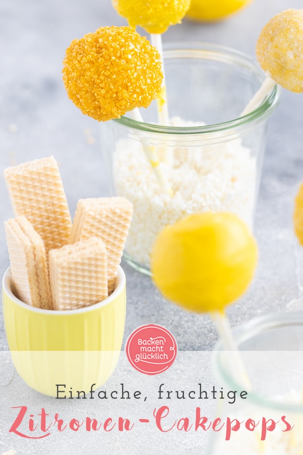 Zitronen Cake Pops ohne Backen – diese Kuchenkugeln am Stiel bestehen aus nur 2 Zutaten und sind einfach super lecker!