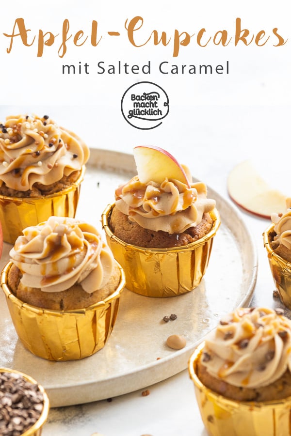 Einfache Apfel-Cupcakes mit Karamell-Frosting: Dieses Herbst-Rezept ist wirklich genial. Die Karamell-Cupcakes werden super saftig und lecker!