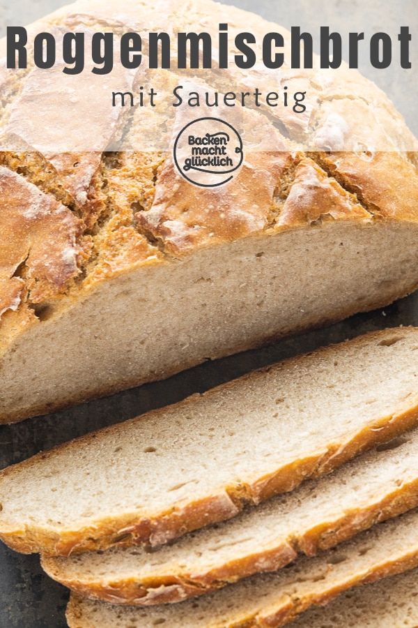 Leckeres Roggen-Sauerteigbrot ohne Hefe, das unkompliziert zubereitet ist. Das Bauernbrot ist das perfekte Brot für jeden Tag – super lecker und gut vorzubereiten.