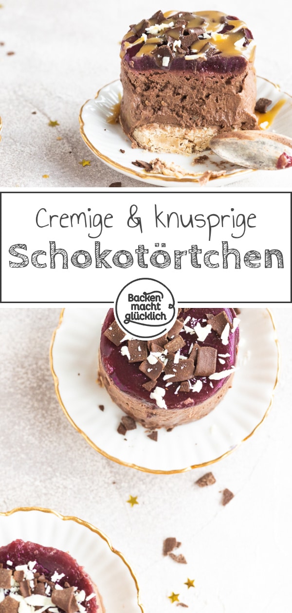 Verführerische Minitörtchen mit Schokomousse und Karamellwaffel-Boden – perfekt für besondere Anlässe.