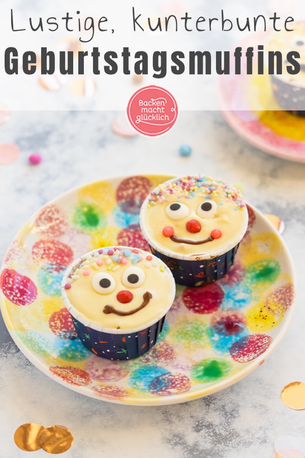 Blitzschnelles Rezept für leckere Muffins mit lustigen Gesichtern. Die kunterbunten Muffins sind perfekt für Kindergeburtstage & Fasching.
