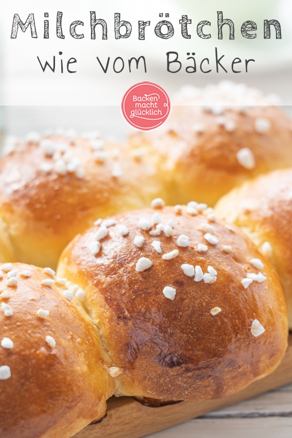 Tolles Rezept für herrlich luftige, süße Hefebrötchen wie vom Bäcker. Die Milchbrötchen schmecken viel besser als gekauft.