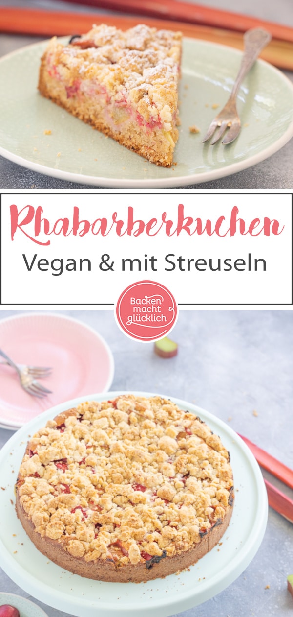 Ein himmlischer veganer Rhabarberkuchen mit Streuseln. Diesen saftigen Rührkuchen ohne Ei müsst ihr einfach testen!
