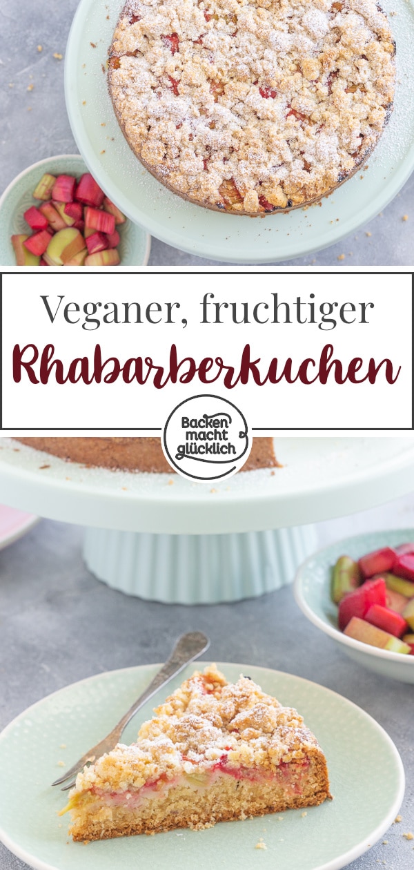 Ein himmlischer veganer Rhabarberkuchen mit Streuseln. Diesen saftigen Rührkuchen ohne Ei müsst ihr einfach testen!