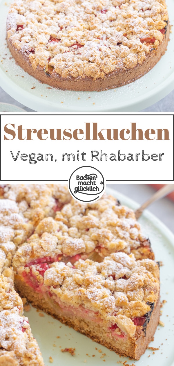 Ein himmlischer veganer Rhabarberkuchen mit Streuseln. Diesen saftigen Rührkuchen ohne Ei müsst ihr einfach testen!