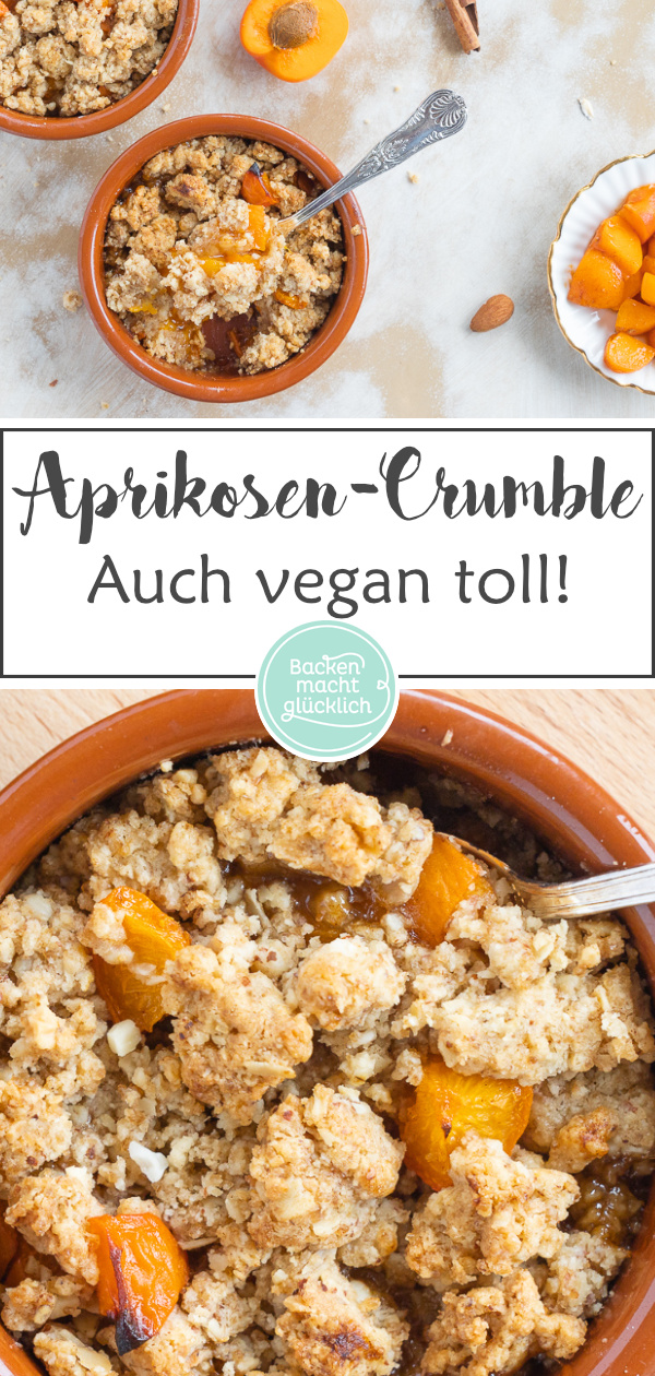 Aprikosen-Crumble mit Haferflocken und Mandeln kommt immer gut an. Das Sommer-Crumble ist super fruchtig, mürbe & knusprig.