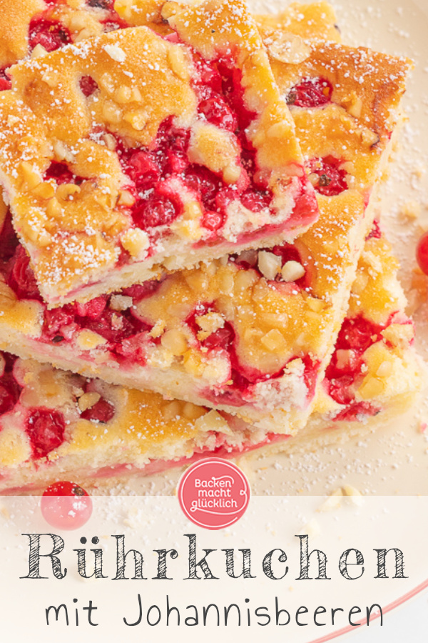 Dieser Johannisbeer-Kuchen ist die perfekte Kombination aus super saftigem Rührteig und säuerlichen Früchten. Der einfache Blechkuchen mit Johannisbeeren ist ein echtes Muss im Sommer.