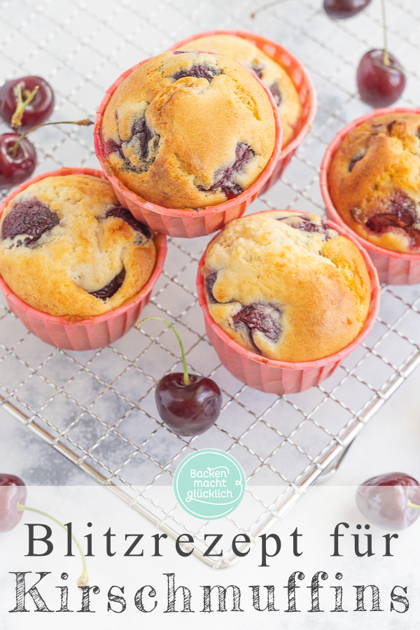 Diese Kirschmuffins mit Joghurt sind ein echtes Sommer-Highlight. Die Joghurt-Kirsch-Muffins sind einfach und schnell gemacht, super saftig und lecker.