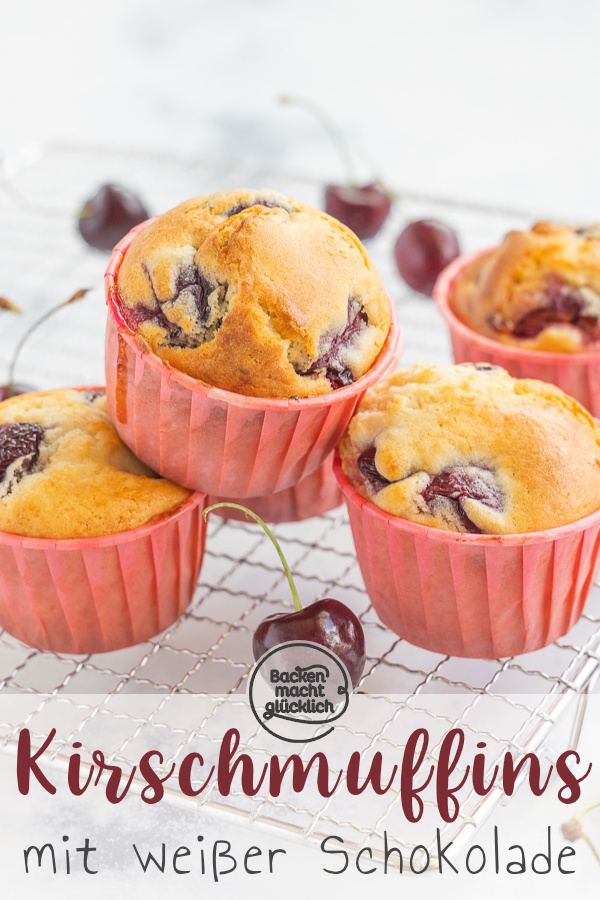 Diese Kirschmuffins mit Joghurt sind ein echtes Sommer-Highlight. Die Joghurt-Kirsch-Muffins sind einfach und schnell gemacht, super saftig und lecker.