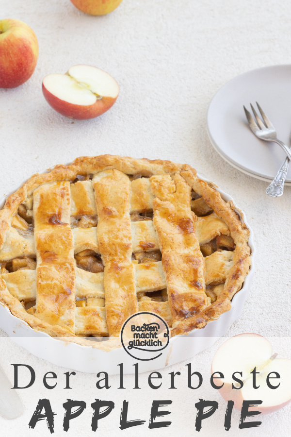 Apple Pie ist einer der bekanntesten Kuchen aus den USA. Zwischen einer fast schon blättrigen Teigkruste steckt in diesem amerikanischen Kuchenklassiker eine fruchtige Füllung mit Äpfeln und Zimt.