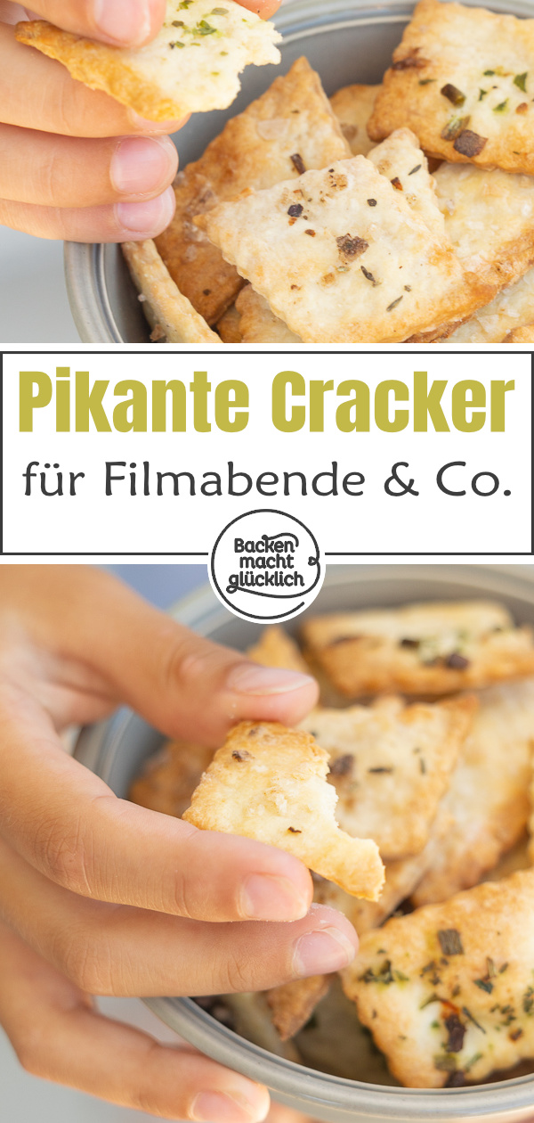 Mit diesem blitzschnellen Grundrezept zaubert ihr in nur 15 Minuten tolles Knabbergebäck. Die pikanten Cracker sind perfekt für Partys, Filmabende oder als kleiner Snack zwischendurch.