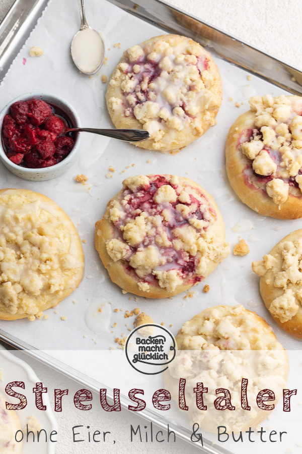 Streuseltaler sind der Klassiker aus der Bäckerei mal ohne Ei, Milch und Butter. Mit diesem Rezept werden die Streuseltaler super variabel und unglaublich lecker.