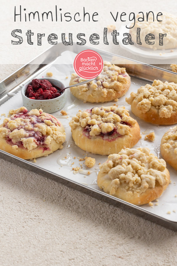 Streuseltaler sind der Klassiker aus der Bäckerei mal ohne Ei, Milch und Butter. Mit diesem Rezept werden die Streuseltaler super variabel und unglaublich lecker.