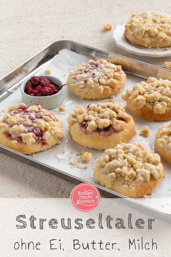 Streuseltaler sind der Klassiker aus der Bäckerei mal ohne Ei, Milch und Butter. Mit diesem Rezept werden die Streuseltaler super variabel und unglaublich lecker.