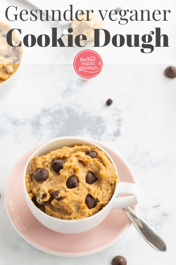 Dieser Kichererbsen Cookie Dough ist vegan, zuckerfrei & richtig lecker: Dieser rohe Keksteig zum Löffeln ist ein toller Snack, wenn´s mal etwas ausgewogener sein darf.