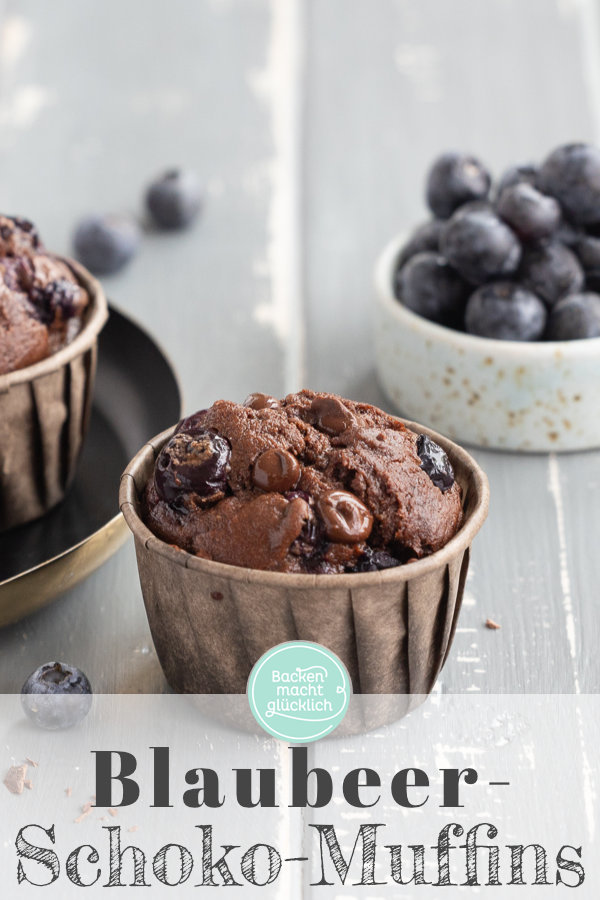 Super saftige Schoko-Blaubeer-Muffins: einfach und schnell gemacht, kommt immer gut an! Am besten gleich testen.