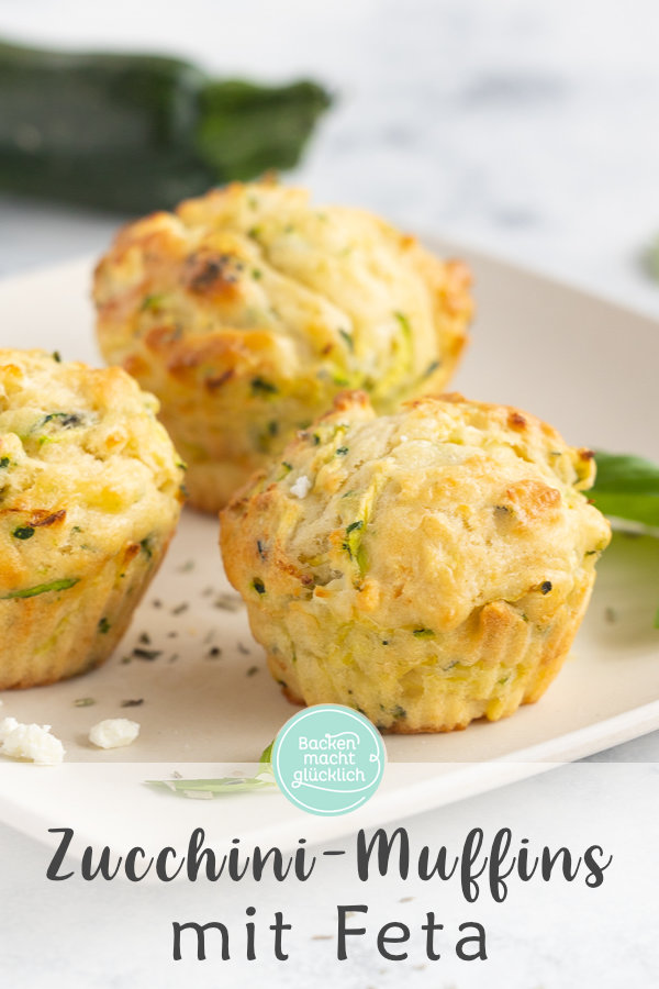 Herzhafte Zucchini-Muffins mit Feta und Kräutern: der perfekte pikante Snack, für Partys oder fürs Büro. Schmeckt auch Kindern!